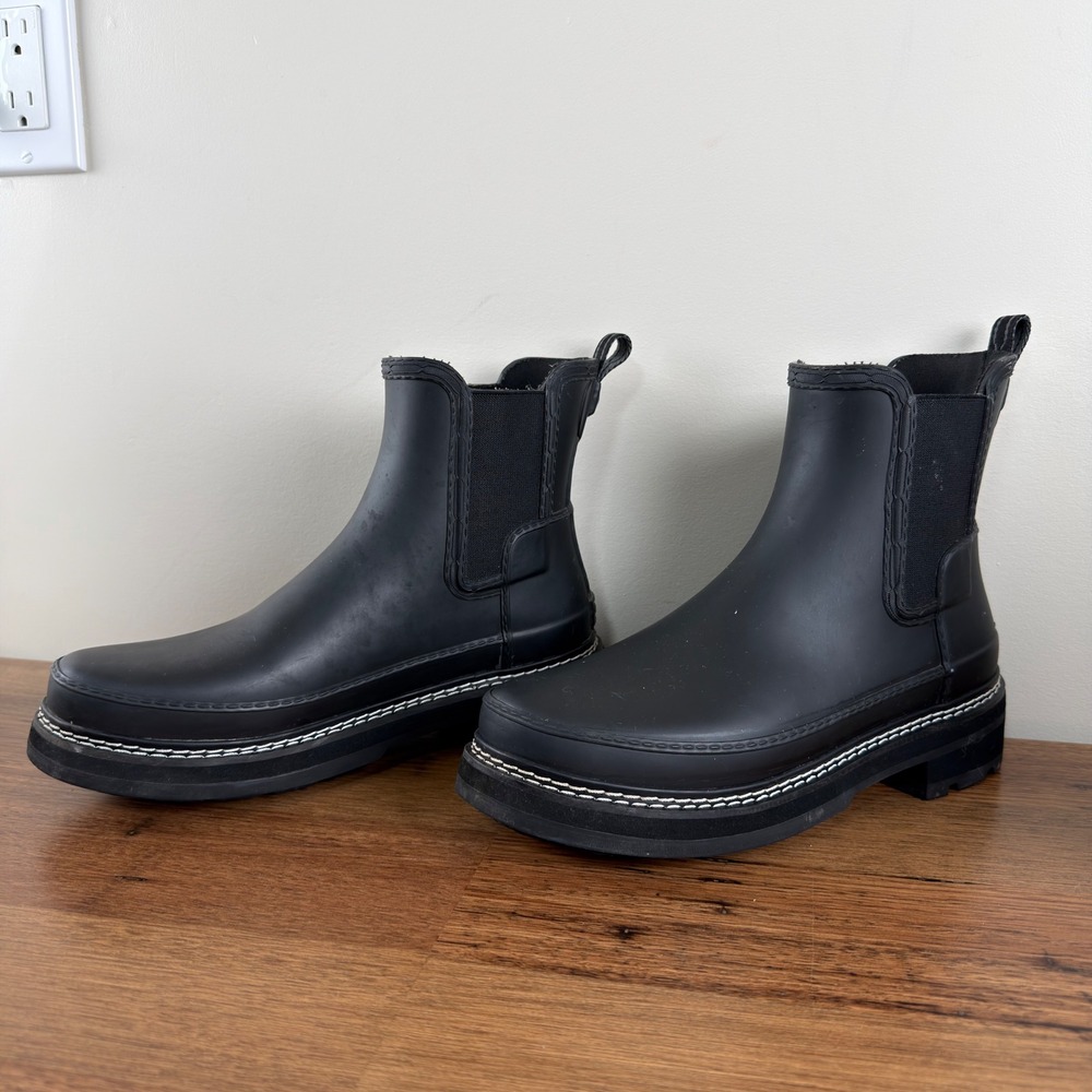 Hunter Refined Stitch Detail Chelsea Boots Black Rubber Womens 9 Lug Sole - Picture 3 of 7